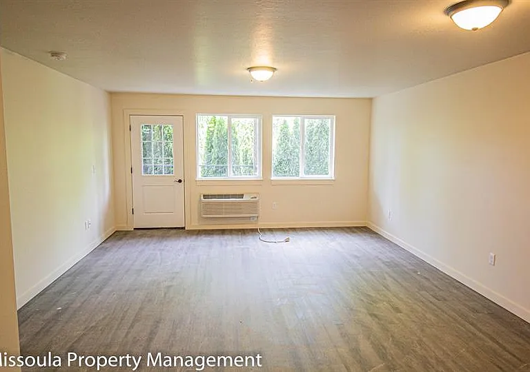 American Way Apartments — Photo 3