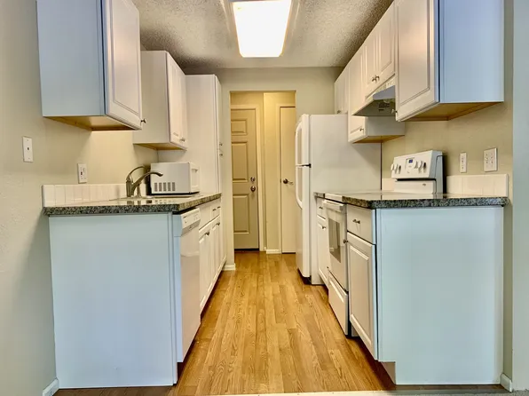 12528 NE 117th Pl APT E5, Kirkland, WA 98034