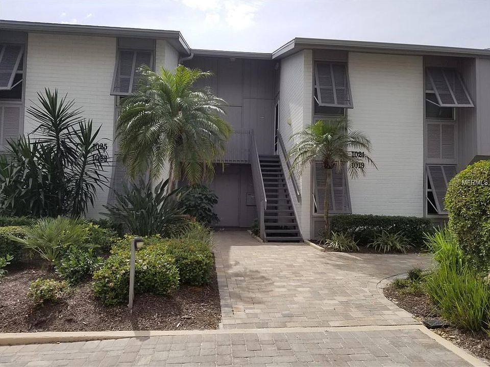 1st image of 1019 W Peppertree Dr #112