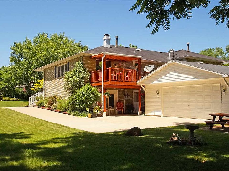 1st image of 1328 W Devereux Dr