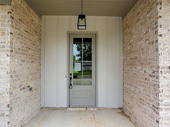 3rd image of 130 Woodburn Way