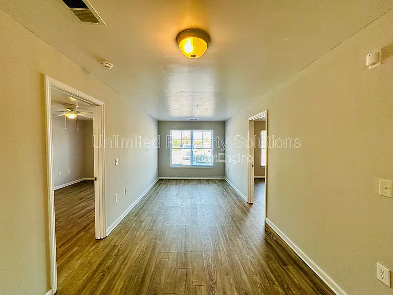 370 S Kerr Ave #105 — Photo 3