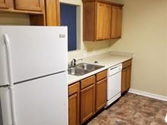 3rd image of 328-330 Graystone Cir