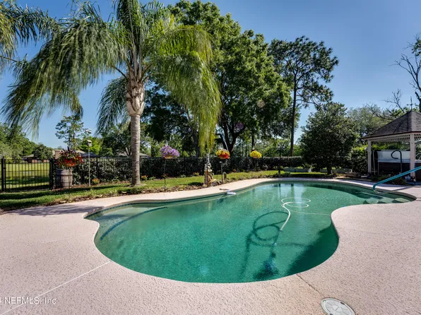 8967 CAMSHIRE Drive, Jacksonville, FL 32244
