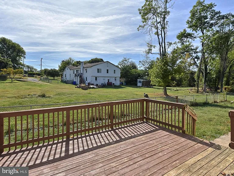 5801 Tobery Rd — Photo 3