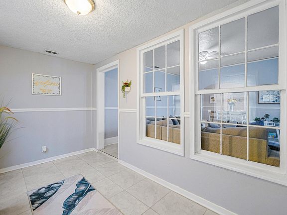 5th image of 3916 Autumn Ln