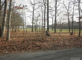 359 Woodhollow Rd, Great River, NY 11739