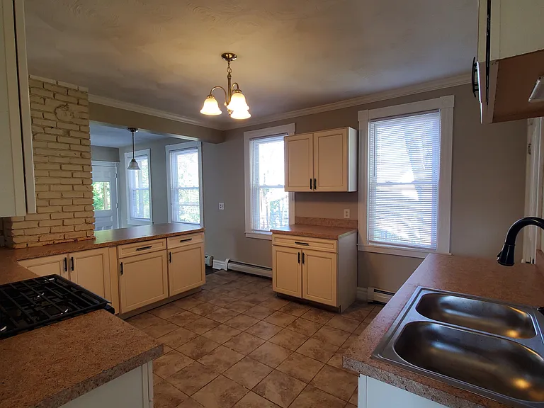 17 Chestnut St — Photo 6