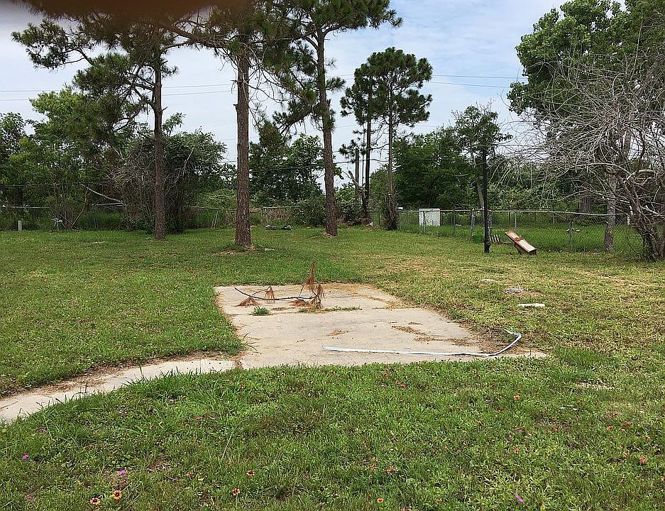 1st image of 3018 Caprice Dr