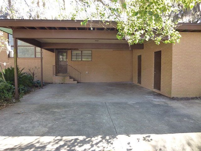 2nd image of 519 Plantation Rd