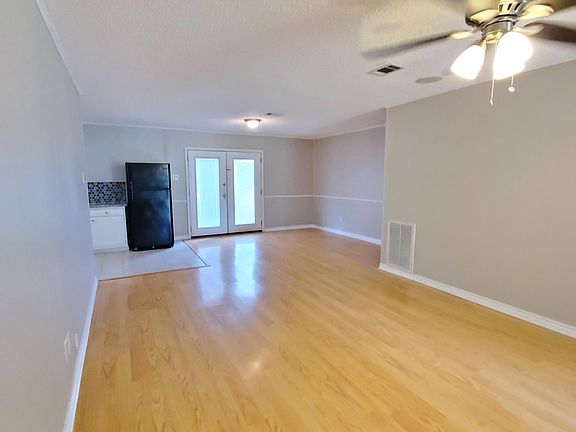 4th image of 1501 Sherl St