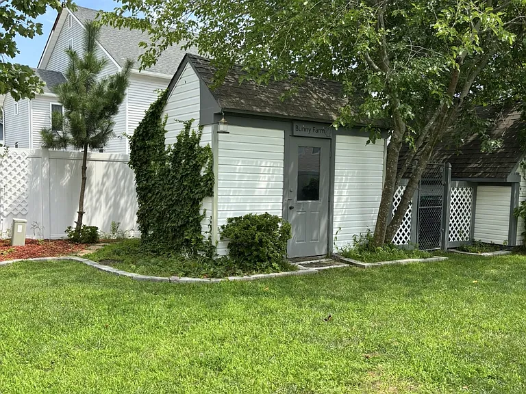 33 Lighthouse Dr #B — Photo 12