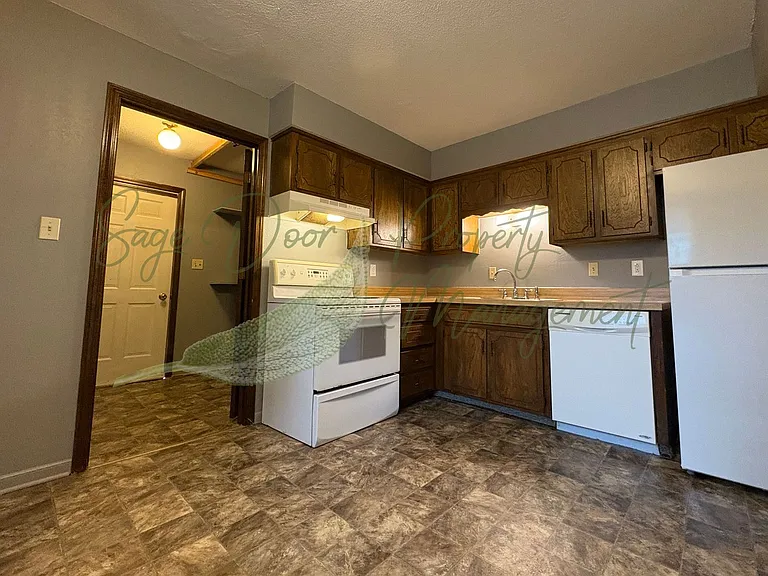 16702 E 28th Pl — Photo 6