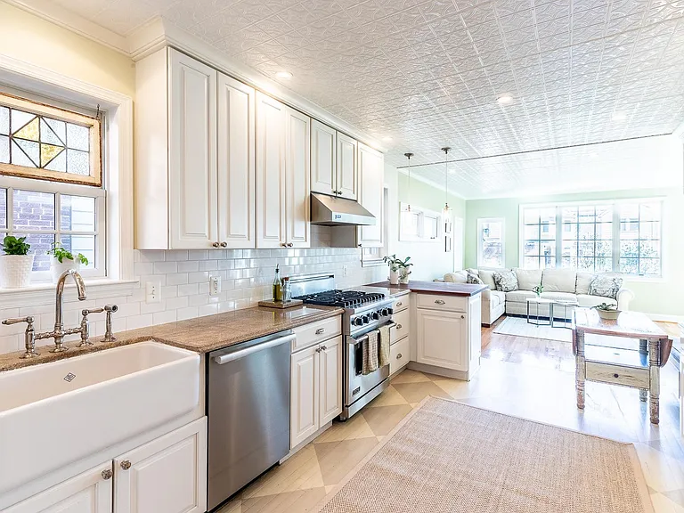 4515 Yuma St NW — Photo 6
