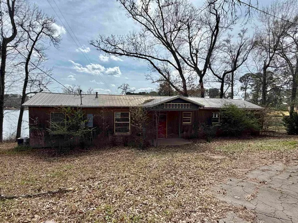 942 Omaha Dr, Omaha, TX 75571