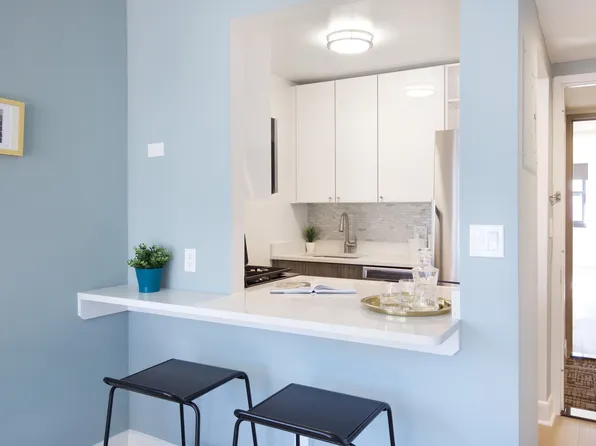 150 East 34th Street image 12 of 36