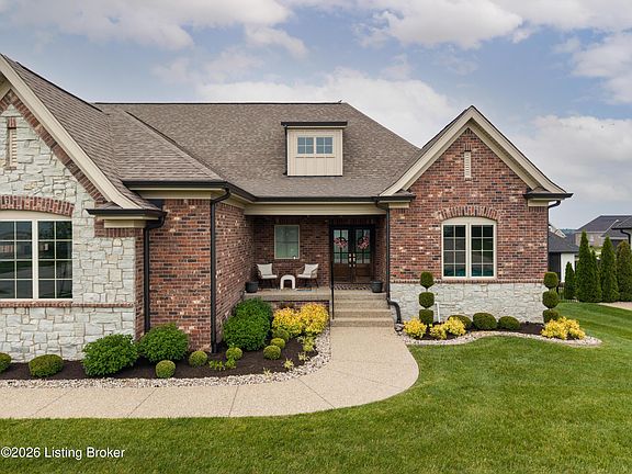 4th image of 7488 Edith Way