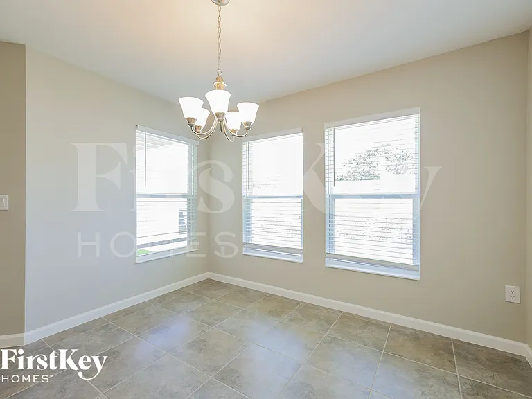 623 Lindbergh Way — Photo 6