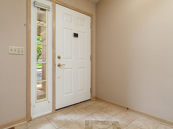4th image of 2932 Troon Ct
