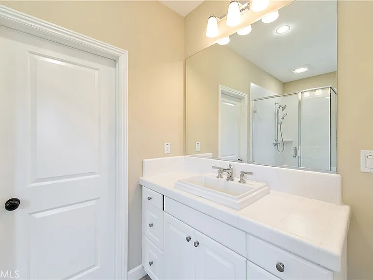 61 Berkshire Wood — Photo 31