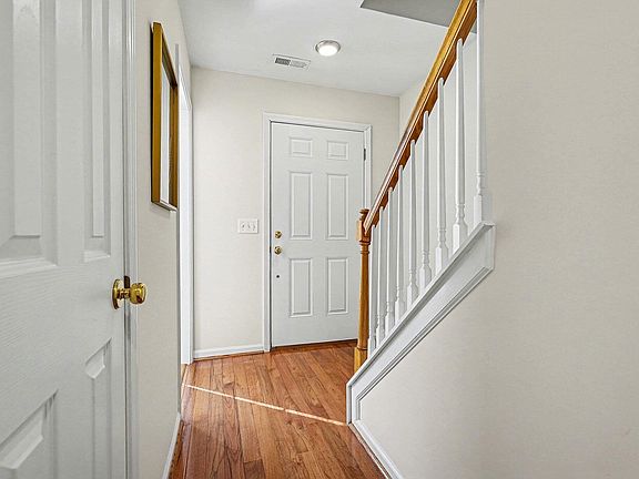 4th image of 104 Knightsborough Way