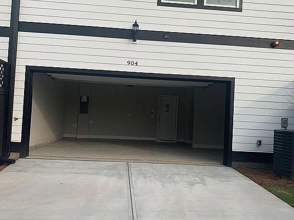 3rd image of 904 Eetwater Grvs #105