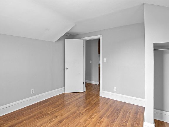 4th image of 286 Prior Ave N #2