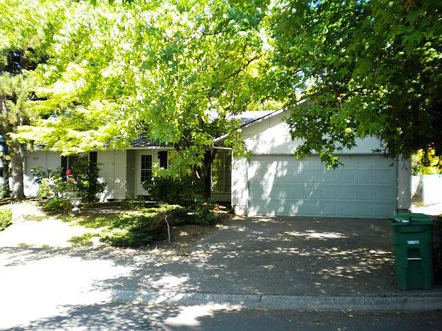 4002 SE Kibling Ct photo 1