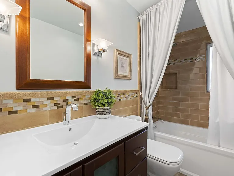 6410 Camden Ave — Photo 12