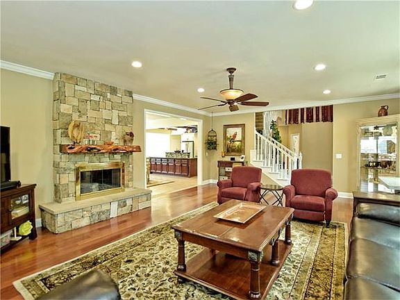 5th image of 43 Autumn Oaks Dr