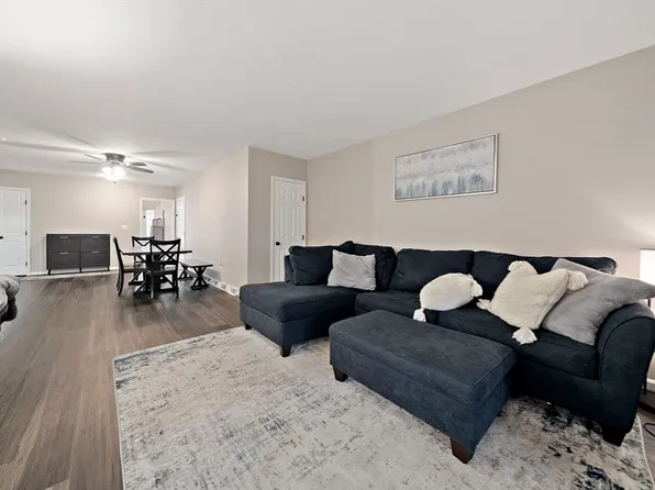 22 Union Sq, Randolph, MA 02368