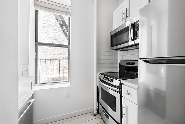 Rented by BH Brokerage Group | media 14