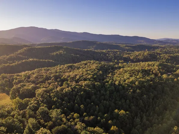 238 Mountain View Ln, Mc Caysville, GA 30555