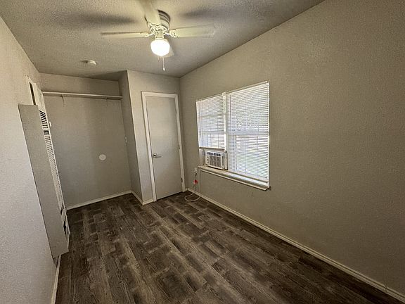 3rd image of 509 E Queens St