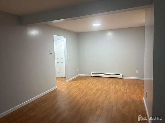 3rd image of 1027 Cricket Ln