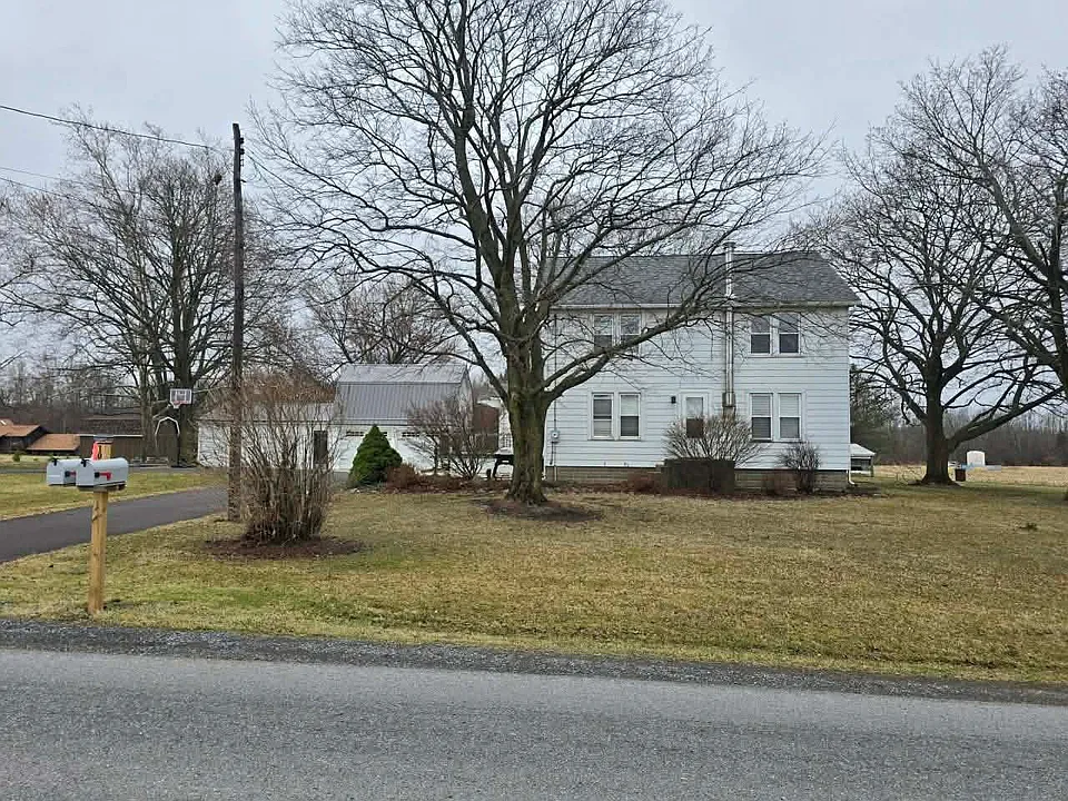 1084 Yale Farm Rd