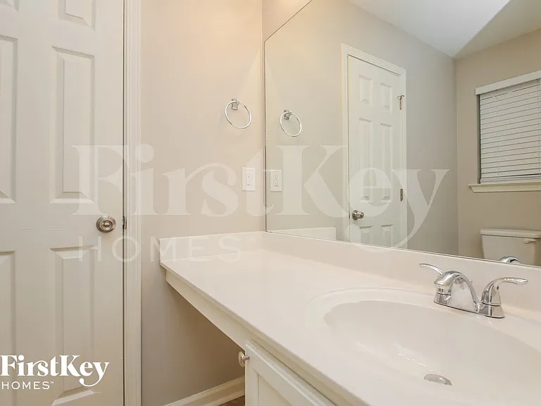 441 Bakers Bridge Cir — Photo 9