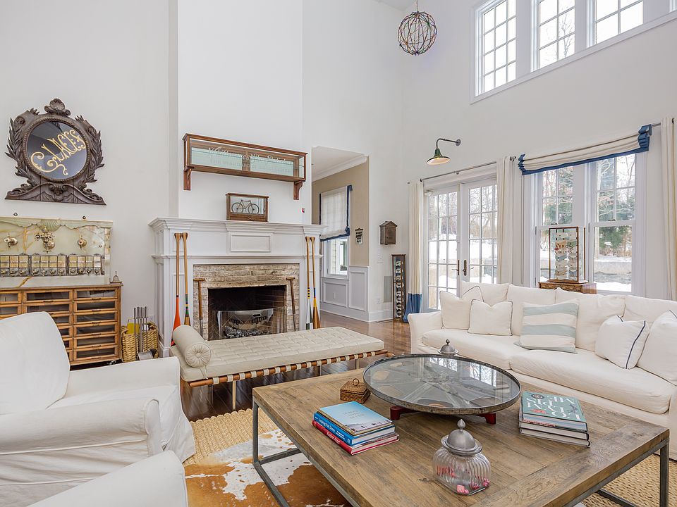 1st image of 23 Fair Hills Ln