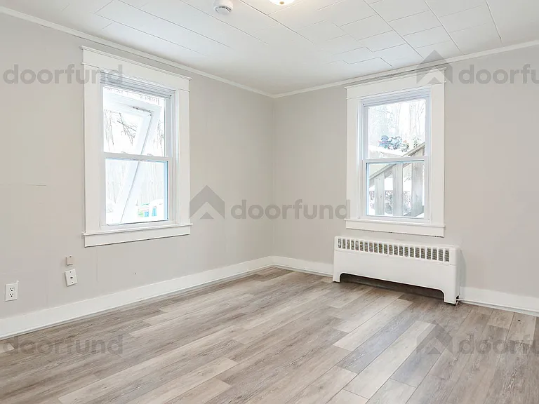 11 Pleasant St #3 — Photo 3