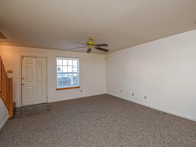 4531 Meadowlark Manor Ln — Photo 6