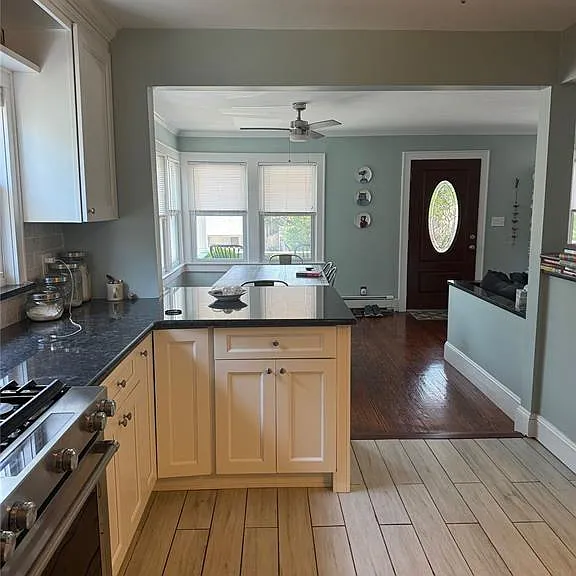38 Clayton Ave — Photo 10
