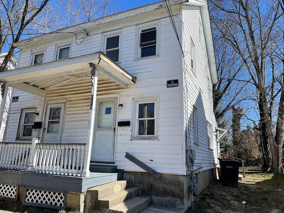 1st image of 207 Pine St S #213