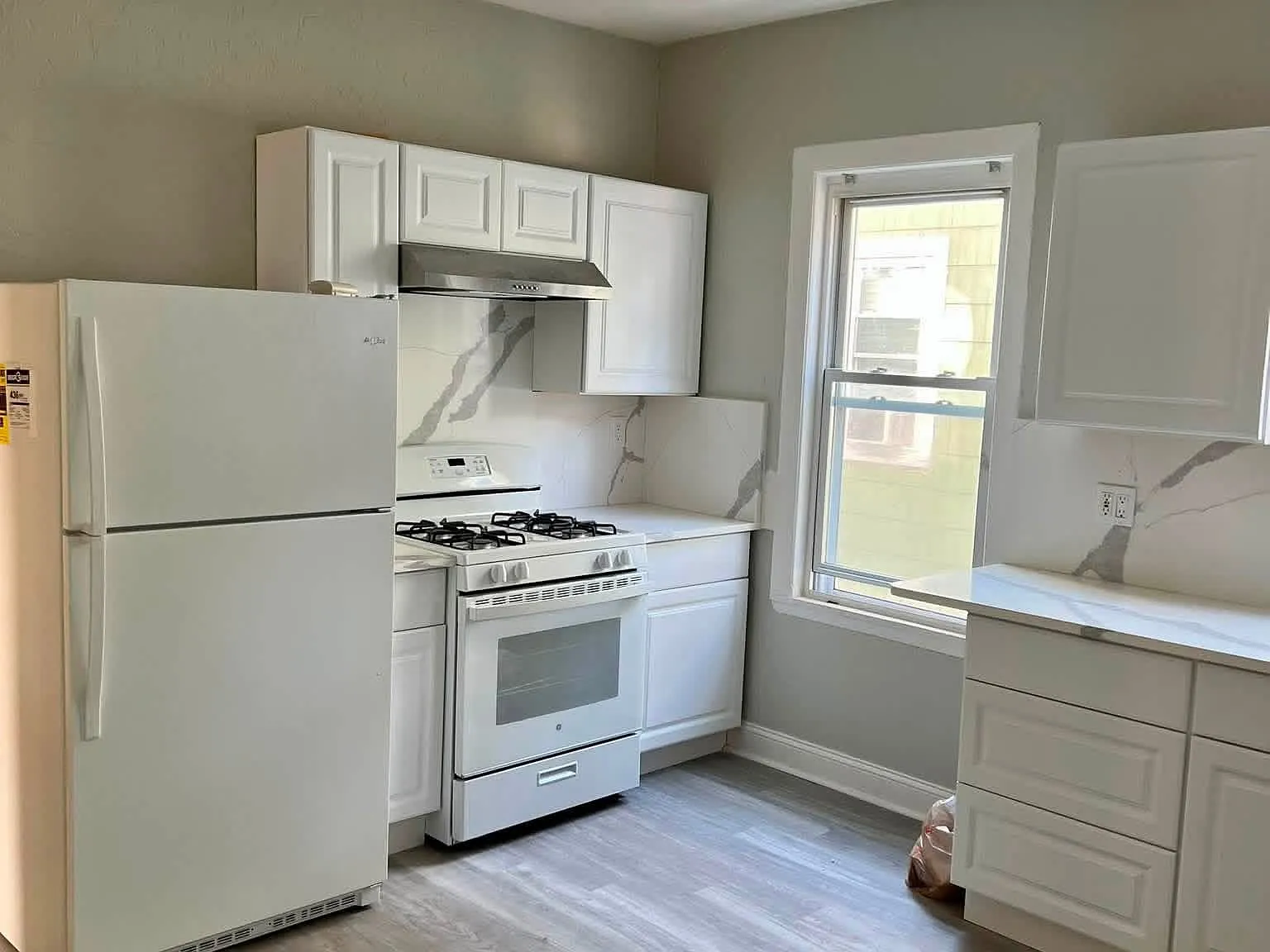 3 bed, $3,000 — Photo 3