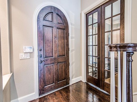4th image of 5988 Kensington Dr