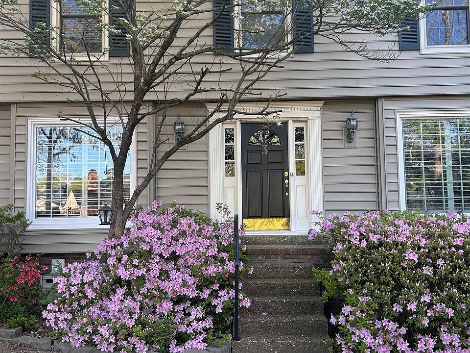 1st image of 3 Amesbury Ct