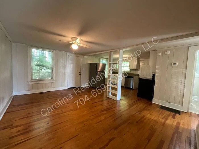 2 bed, 1.0 bath, 904 sqft, $975 — Photo 4