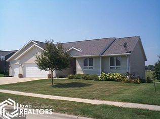 612 S Prairie View Dr, Carroll, IA 51401