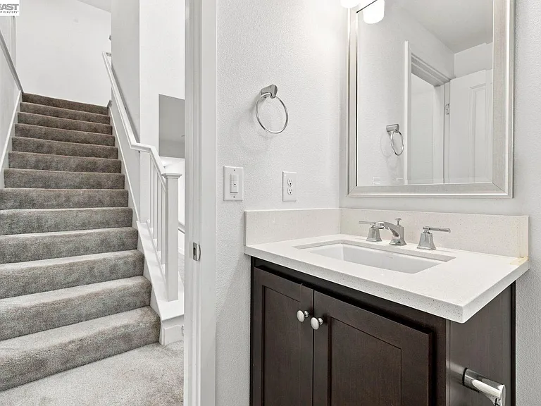 33 W Roccolino Ln — Photo 24