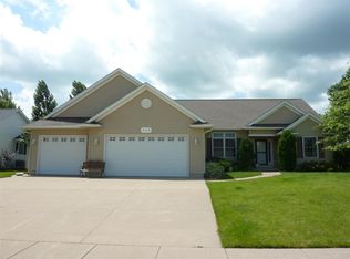 908 S 5th St, Eldridge, IA 52748