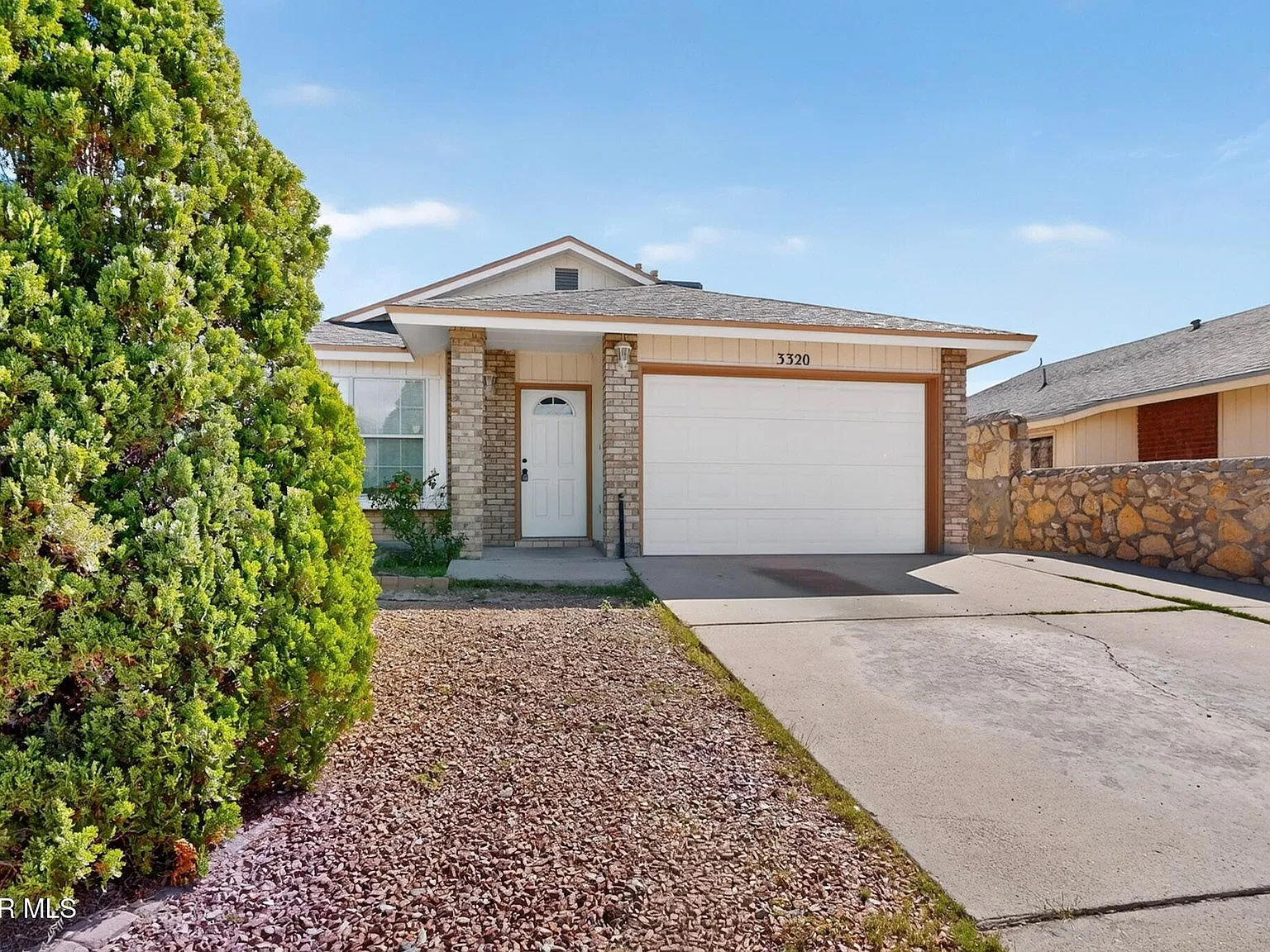 3 bed, 2.0 bath, 1158 sqft, $1,450 — Photo 3
